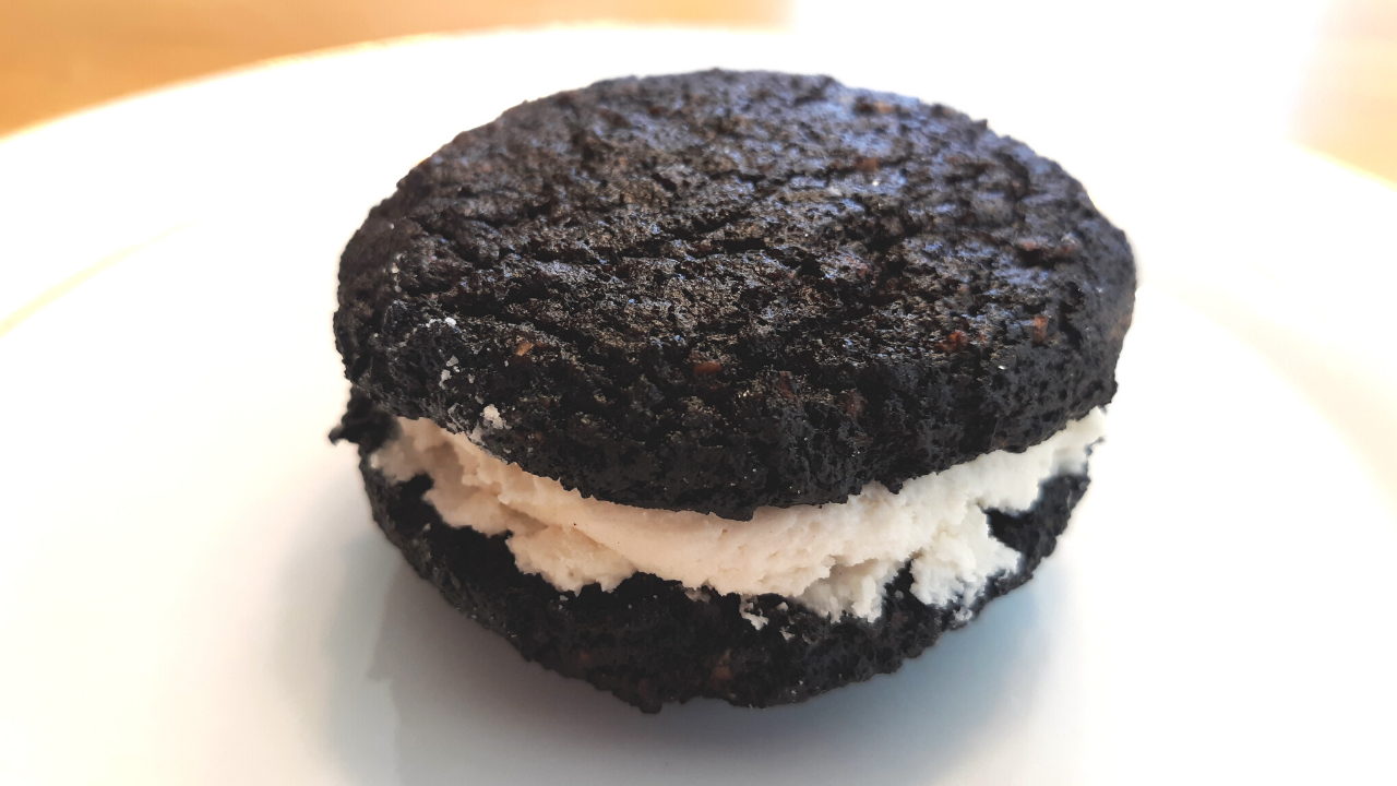 Gluten Free Keto Friendly Oreo Cookie Substitute delicious