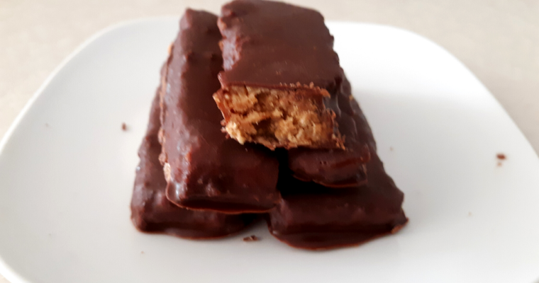 Keto Butterfinger Candy Bar Substitute (Nut Free Options)