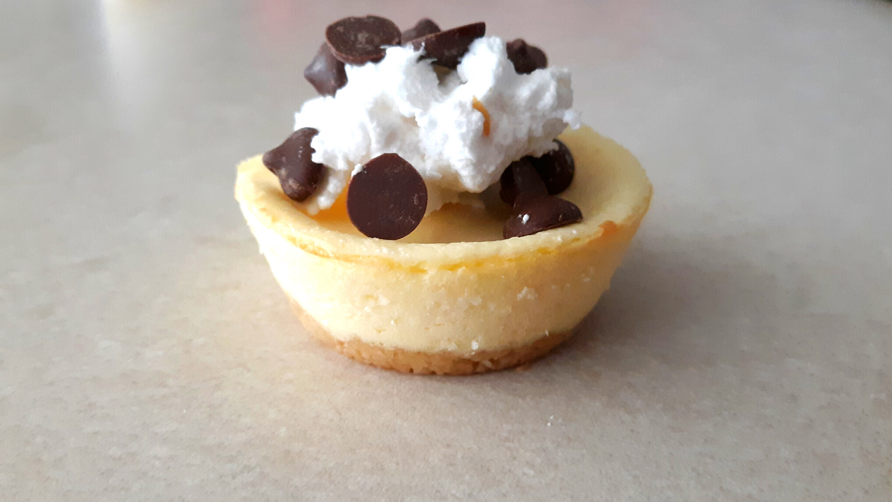Simple Keto Mini Cheesecakes