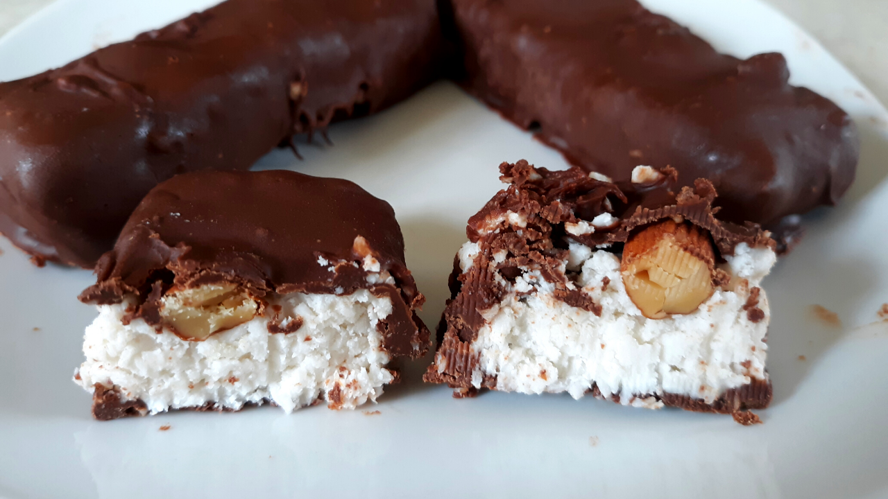 Quick 5 Ingredient Keto Almond Joy/Mounds Candy Bars