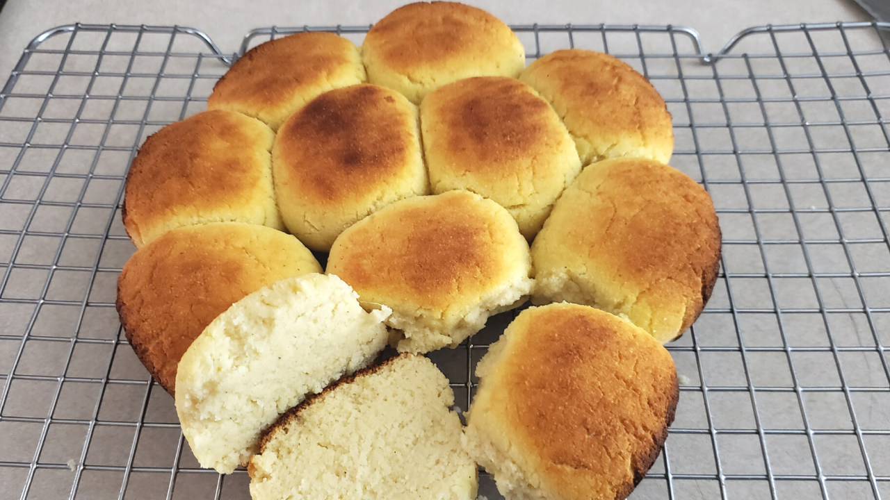 Easy Keto Brown And Serve Dinner Rolls