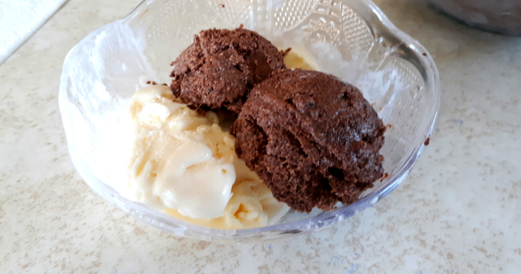 How To Make No Churn Keto Ice Cream That Stays Scoopable