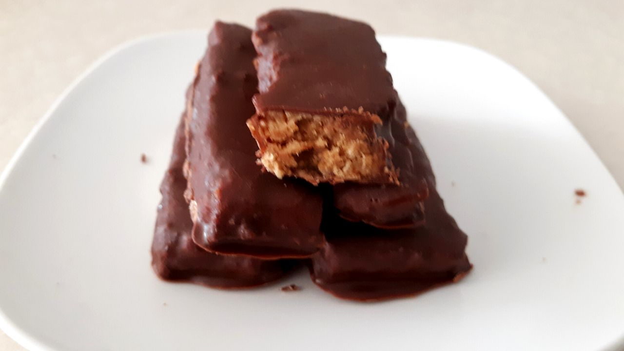 Keto Butterfinger Candy Bar Substitute (Nut Free Options)