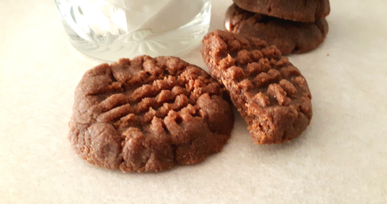 Quick 5 Ingredient Keto Peanut Butter Chocolate Cookies