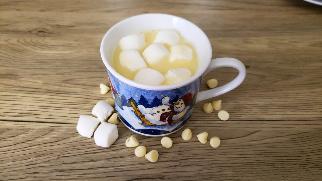 The Easiest Keto White Hot Chocolate