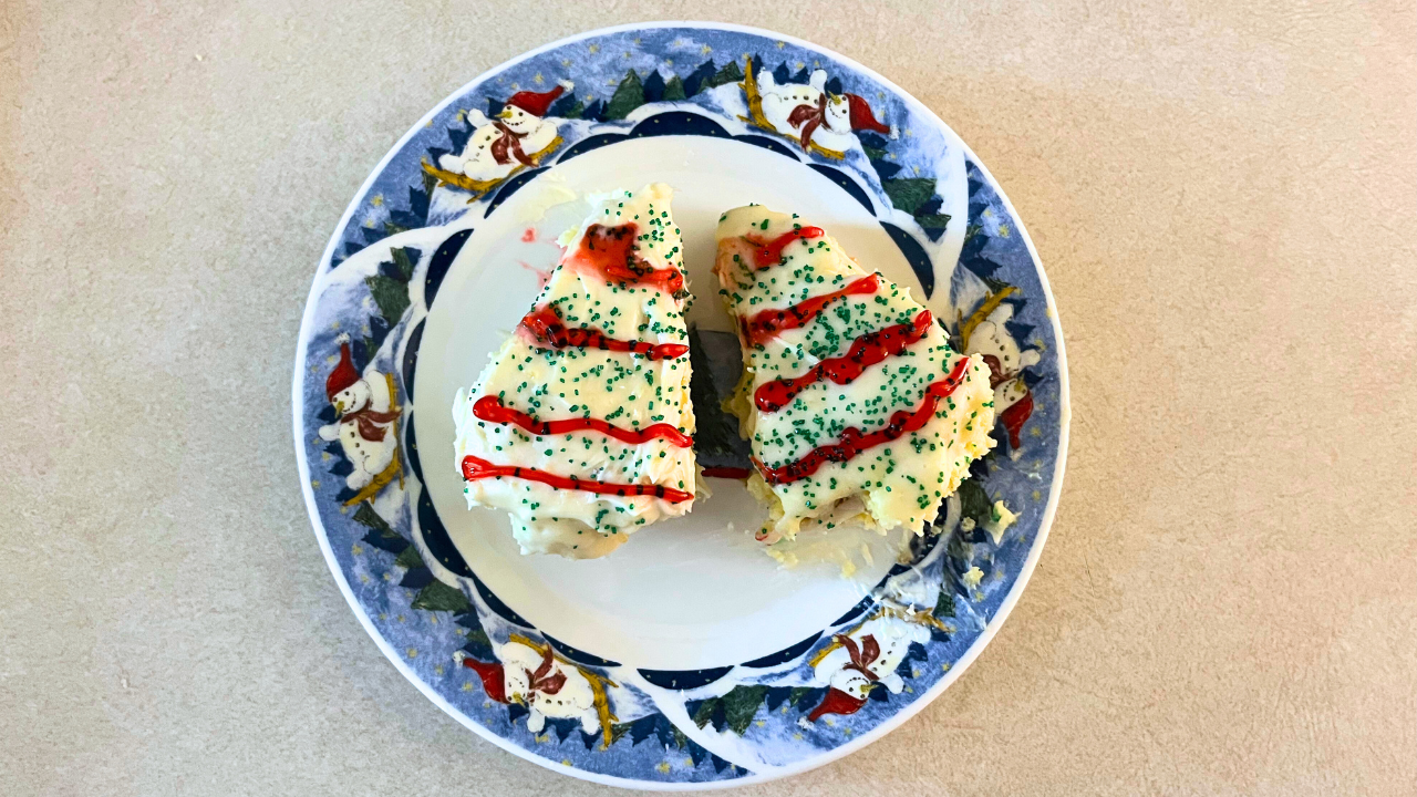 Keto “Little Debbie” Christmas Tree Snack Cakes