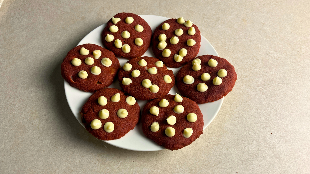 Quick and Easy Keto Red Velvet Cookies